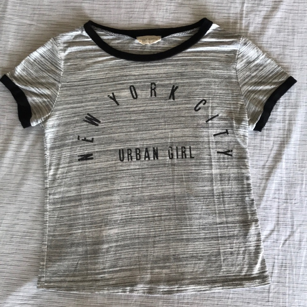 Light gray short sleeve shirt